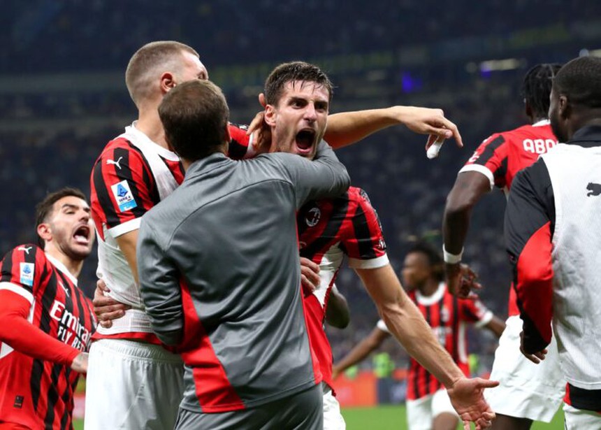 Bàn thắng muộn giúp Milan đánh bại Inter, nối dài mạch bất bại tại Serie A - Ảnh 2. Bàn thắng muộn giúp Milan đánh bại Inter, nối dài mạch bất bại tại Serie A - Ảnh 2.