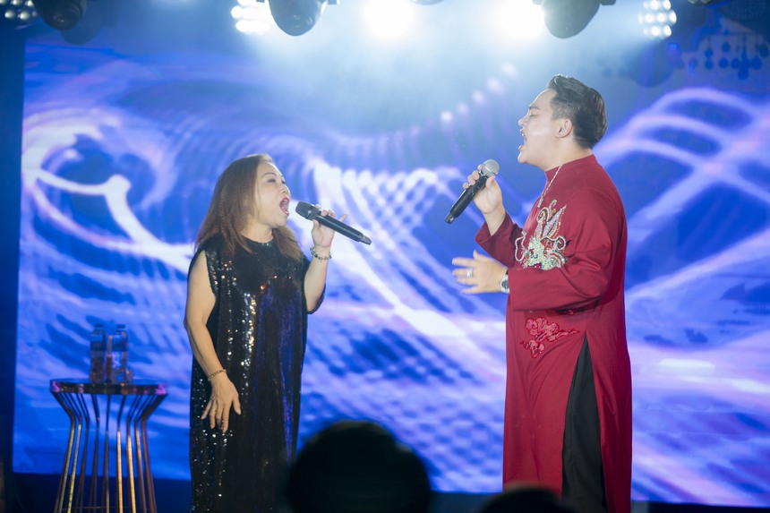 Nghệ sĩ Hà Nội tổ chức đêm nhạc ủng hộ đồng bào vùng bão lũ - Ảnh 2. Nghệ sĩ Hà Nội tổ chức đêm nhạc ủng hộ đồng bào vùng bão lũ - Ảnh 2.