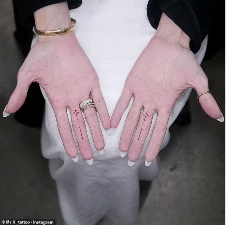 8 năm sau khi ly hôn Brad Pitt, Angelina Jolie xuất hiện với vẻ ngoài "nổi loạn" - Ảnh 3.