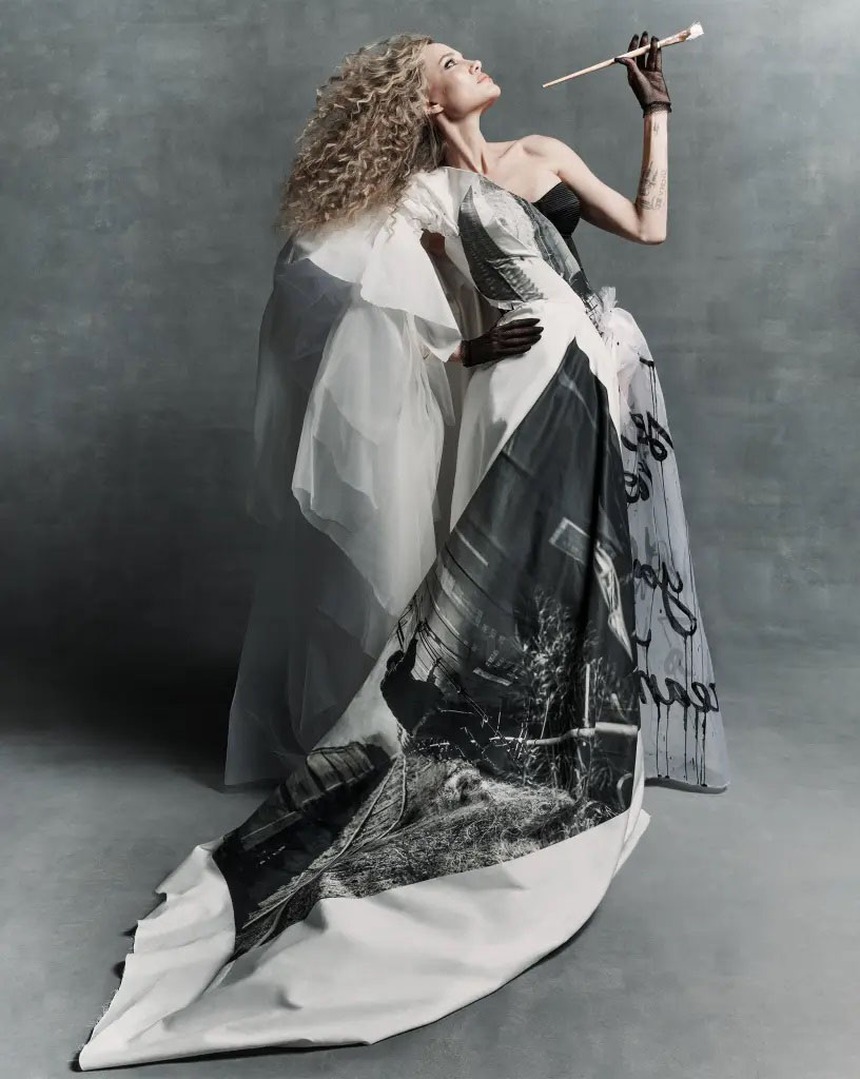 8 năm sau khi ly hôn Brad Pitt, Angelina Jolie xuất hiện với vẻ ngoài "nổi loạn" - Ảnh 7.