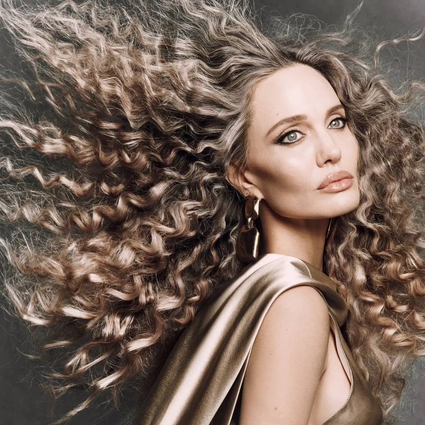 8 năm sau khi ly hôn Brad Pitt, Angelina Jolie xuất hiện với vẻ ngoài "nổi loạn" - Ảnh 9.