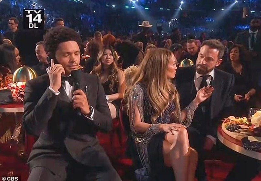 Jennifer Lopez và Ben Affleck gặp luật sư để giải quyết vụ ly hôn "khó nhằn" - Ảnh 7. Jennifer Lopez và Ben Affleck gặp luật sư để giải quyết vụ ly hôn "khó nhằn" - Ảnh 7.