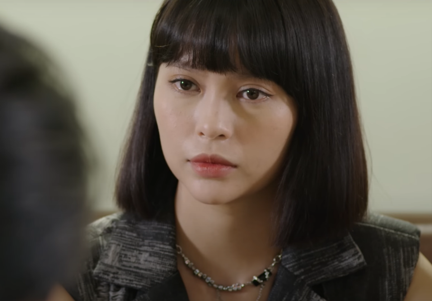 Chân dung gái xinh nhưng bị ghét nhất 'Đi giữa trời rực rỡ' - Ảnh 1. Chân dung gái xinh nhưng bị ghét nhất 'Đi giữa trời rực rỡ' - Ảnh 1.