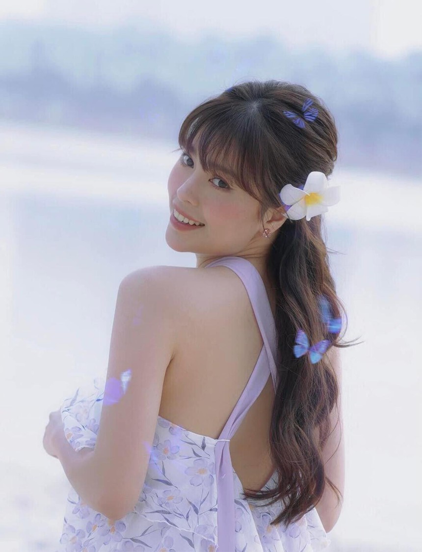 Chân dung gái xinh nhưng bị ghét nhất 'Đi giữa trời rực rỡ' - Ảnh 9. Chân dung gái xinh nhưng bị ghét nhất 'Đi giữa trời rực rỡ' - Ảnh 9.