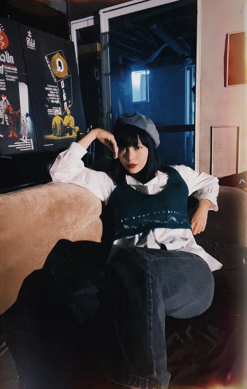 Chân dung gái xinh nhưng bị ghét nhất 'Đi giữa trời rực rỡ' - Ảnh 7. Chân dung gái xinh nhưng bị ghét nhất 'Đi giữa trời rực rỡ' - Ảnh 7.