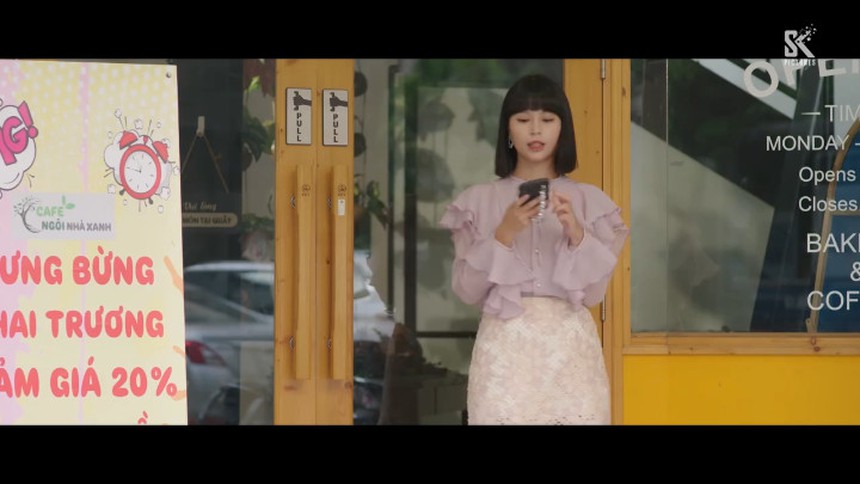 Chân dung gái xinh nhưng bị ghét nhất 'Đi giữa trời rực rỡ' - Ảnh 2. Chân dung gái xinh nhưng bị ghét nhất 'Đi giữa trời rực rỡ' - Ảnh 2.