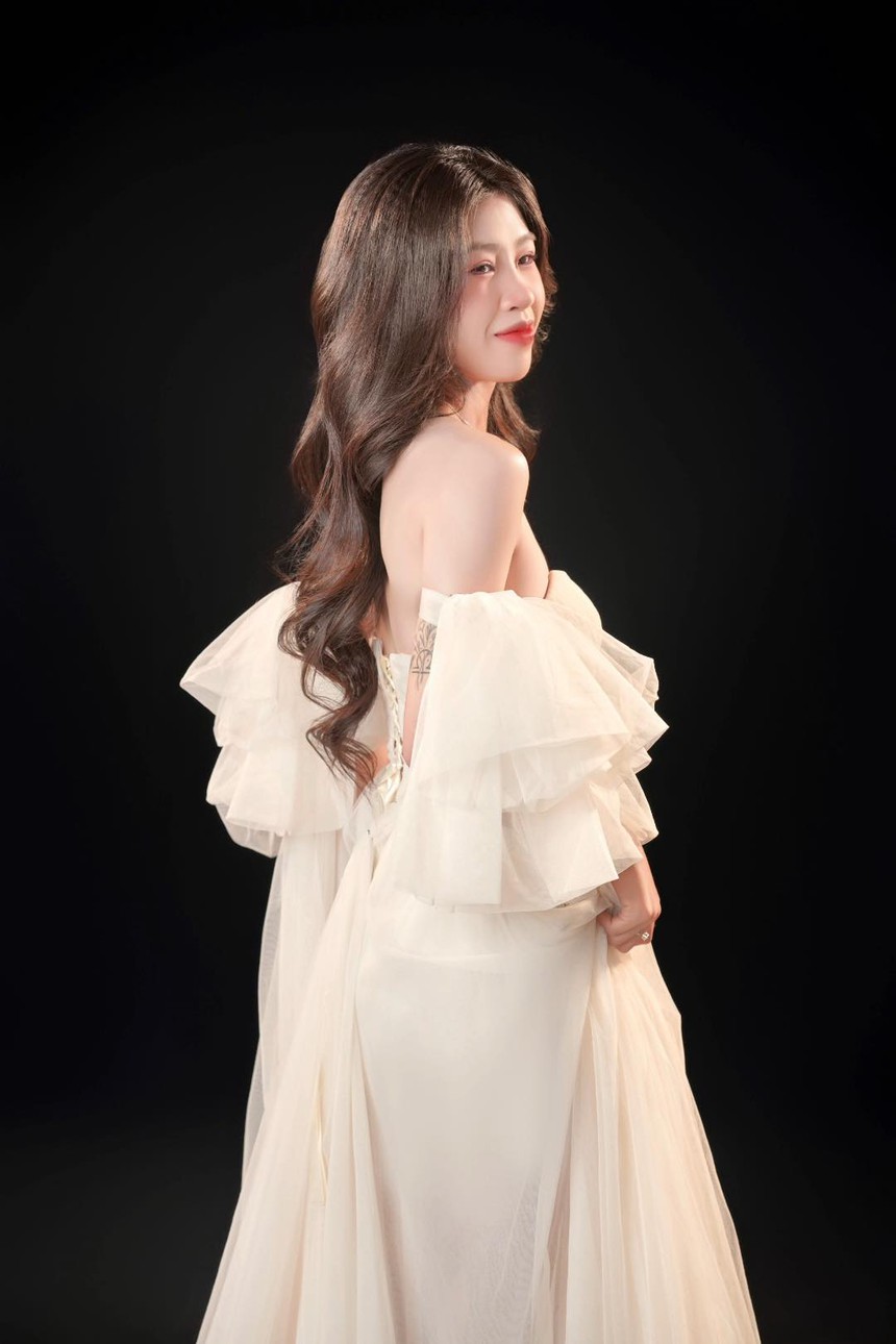 Nữ tuyển thủ Việt Nam được ví là 'người yêu quốc dân', hóa thiên thần trong dịp đặc biệt, fan dành vạn lời khen - Ảnh 1. Nữ tuyển thủ Việt Nam được ví là 'người yêu quốc dân', hóa thiên thần trong dịp đặc biệt, fan dành vạn lời khen - Ảnh 1.