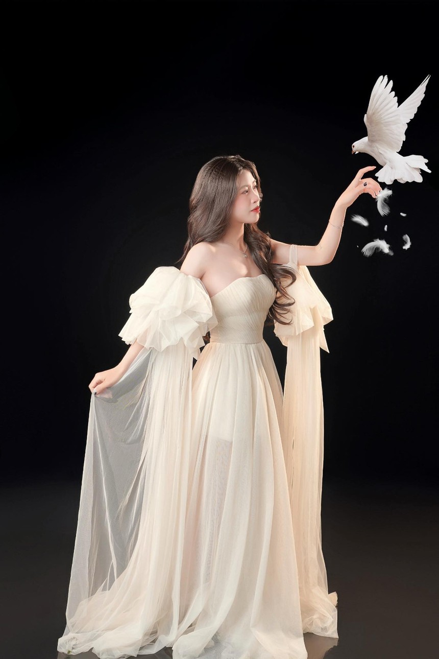 Nữ tuyển thủ Việt Nam được ví là 'người yêu quốc dân', hóa thiên thần trong dịp đặc biệt, fan dành vạn lời khen - Ảnh 2. Nữ tuyển thủ Việt Nam được ví là 'người yêu quốc dân', hóa thiên thần trong dịp đặc biệt, fan dành vạn lời khen - Ảnh 2.