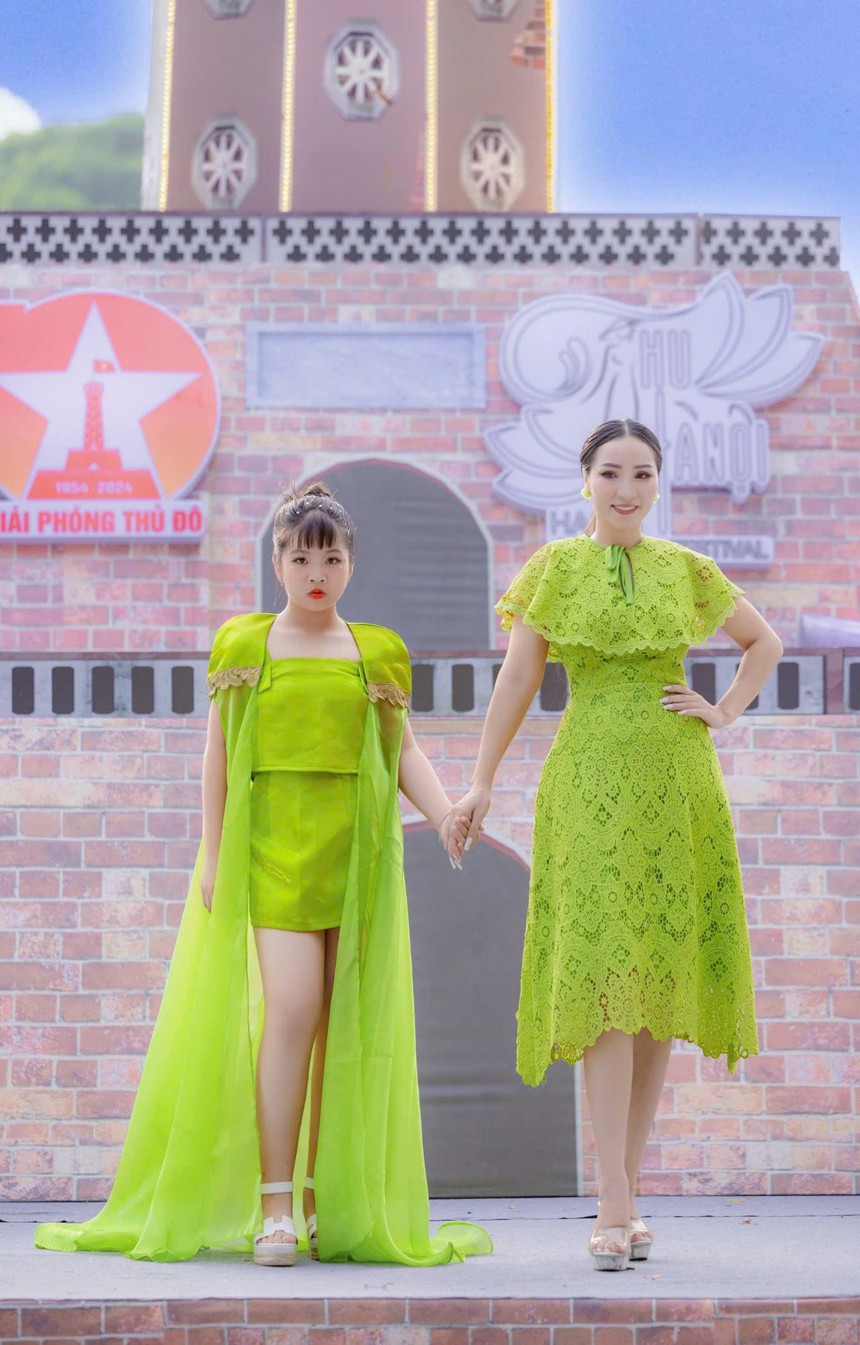 NTK Châu Loan ra mắt ba BST thời trang lấy cảm hứng từ mùa Thu Hà Nội - Ảnh 5. NTK Châu Loan ra mắt ba BST thời trang lấy cảm hứng từ mùa Thu Hà Nội - Ảnh 5.