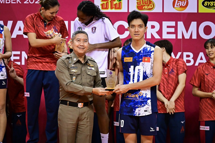 Bích Tuyền ‘chung mâm’ với 2 ngôi sao top 3 thế giới, được vinh danh là đối chuyền số 1 Châu Á 2024 - Ảnh 3. Bích Tuyền ‘chung mâm’ với 2 ngôi sao top 3 thế giới, được vinh danh là đối chuyền số 1 Châu Á 2024 - Ảnh 3.