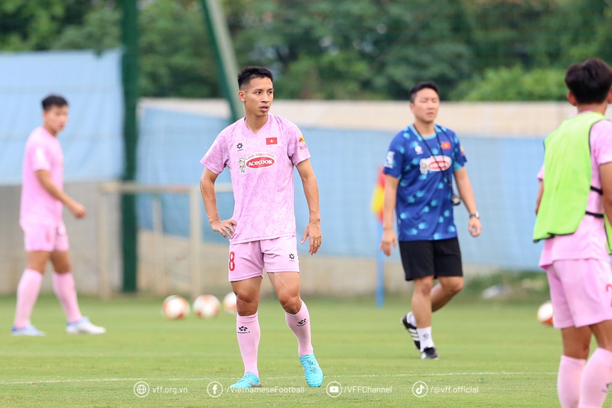 Hùng Dũng và hàng tiền vệ giàu sức sống của đội tuyển Việt Nam - Ảnh 2. Hùng Dũng và hàng tiền vệ giàu sức sống của đội tuyển Việt Nam - Ảnh 2.