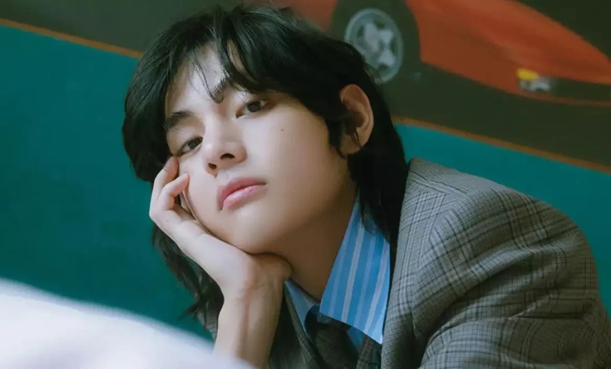 V BTS được truyền thông Anh bình chọn là "người đàn ông đẹp trai nhất thế giới 2024" - Ảnh 1. V BTS được truyền thông Anh bình chọn là "người đàn ông đẹp trai nhất thế giới 2024" - Ảnh 1.