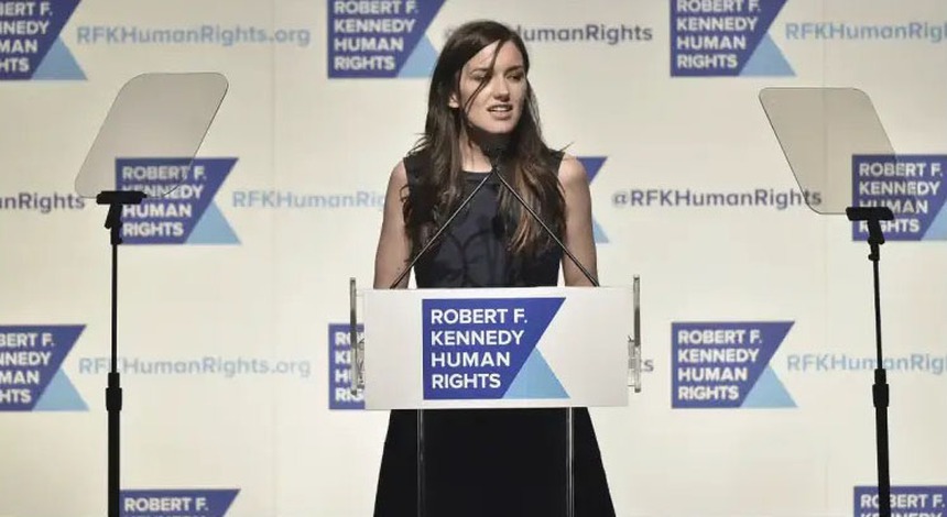 "Soi" cuộc sống của cháu gái Kennedy, người khiến Ben Affleck mỉm cười trở lại? - Ảnh 9. "Soi" cuộc sống của cháu gái Kennedy, người khiến Ben Affleck mỉm cười trở lại? - Ảnh 9.