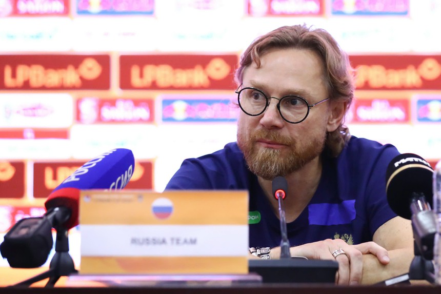 HLV Valeri Karpin: ‘Đội tuyển Nga không ngại việc đá 3 ngày 2 trận’ - Ảnh 1. HLV Valeri Karpin: ‘Đội tuyển Nga không ngại việc đá 3 ngày 2 trận’ - Ảnh 1.