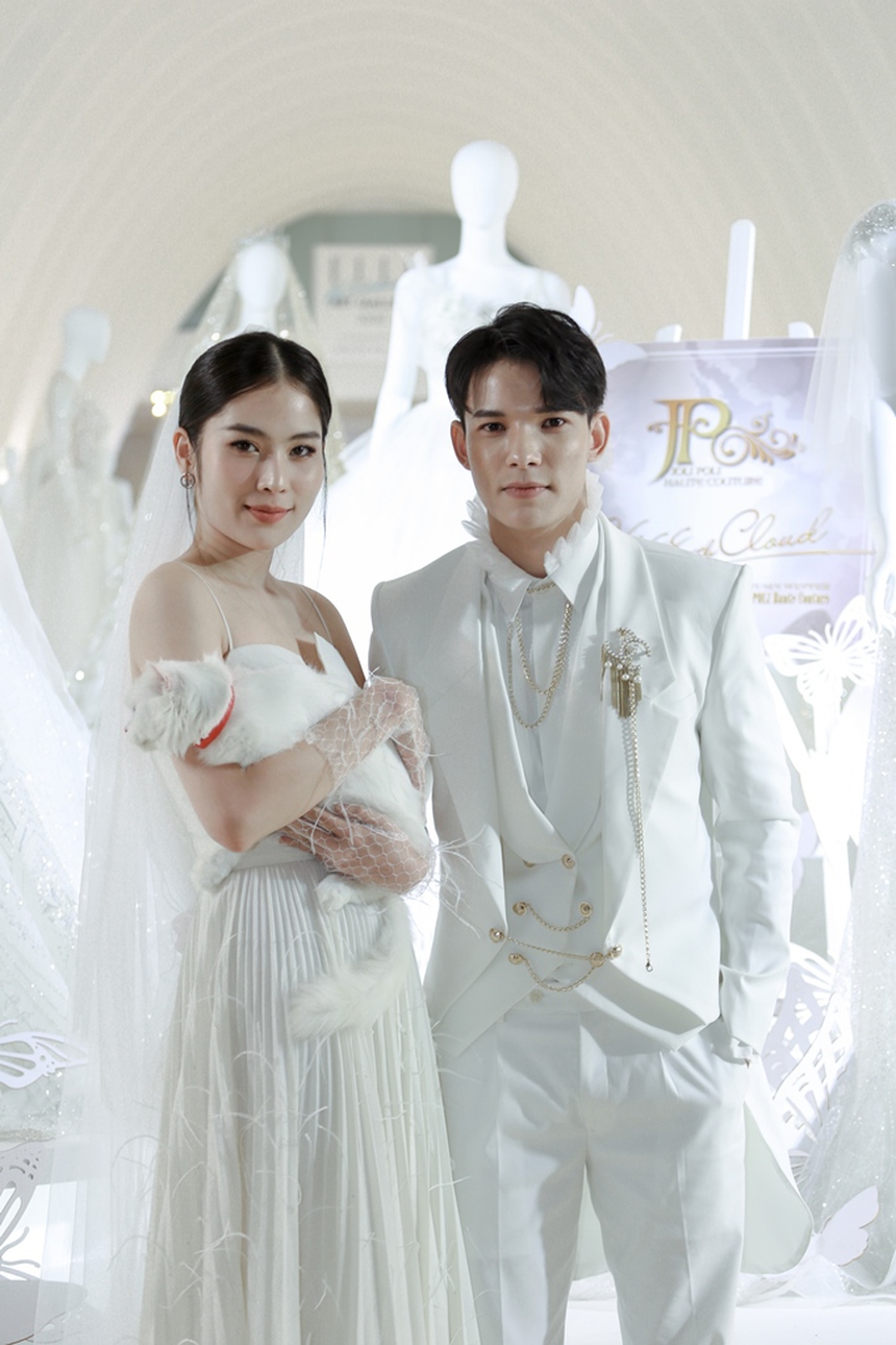 Anh bạn trai 'hãm' trong 'Hoa sữa về trong gió' ngoài đời là hot boy, từng góp mặt trong 'Hương vị tình thân' - Ảnh 5. Anh bạn trai 'hãm' trong 'Hoa sữa về trong gió' ngoài đời là hot boy, từng góp mặt trong 'Hương vị tình thân' - Ảnh 5.