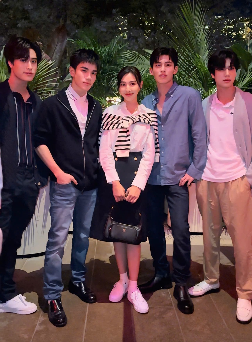 Hoa hậu Thuỳ Tiên tham dự New York Fashion Week - Ảnh 6. Hoa hậu Thuỳ Tiên tham dự New York Fashion Week - Ảnh 6.