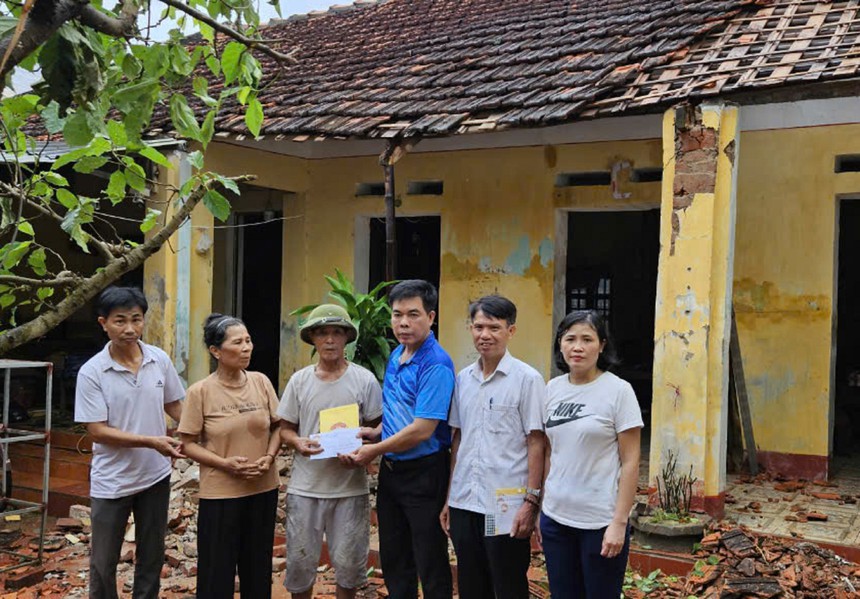 Nhìn lại siêu bão YAGI với những giải pháp lâu dài - Bài 2: Lan tỏa tinh thần đoàn kết - Ảnh 2. Nhìn lại siêu bão YAGI với những giải pháp lâu dài - Bài 2: Lan tỏa tinh thần đoàn kết - Ảnh 2.