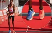 Độc lạ Marathon: Runner Kenya đi giày "lệch đôi" vẫn đứng bục giải chạy danh tiếng ở châu Âu