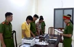 Tương lai cầu thủ trẻ bị 'cầm cố' qua thẻ ATM