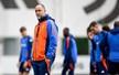 Juventus bế tắc: Tiến không được, thì… lùi vậy!