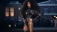 Naomi Campbell 54 Tuổi: Nữ hoàng runway bùng nổ "MFW"