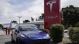 Tesla hứng đòn khi mối quan hệ giữa CEO với Tổng thống Trump rạn nứt