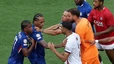 Cầu thủ Chelsea và PSG xô xát sau trận chung kết, HLV Luis Enrique có hành động bất ngờ giữa khung cảnh hỗn loạn