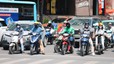 Hình ảnh người dân Hà Nội chống chọi với nắng nóng gay gắt
