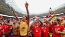 CĐV Thụy Sĩ ăn mừng tấm vé vào tứ kết EURO 2024