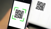 Chủ thẻ ngân hàng Việt Nam có thể quét QR thanh toán tại Lào