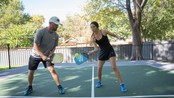 Vợ mê pickleball đến mức 'nghiện' bất chấp chấn thương, chồng lo lắng tới mất ăn mất ngủ