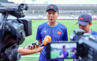 HLV Kim Sang Sik: 'Phải thắng Pakistan'