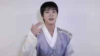 Jin BTS nồng nhiệt chào đón Chuseok trong trang phục hanbok truyền thống