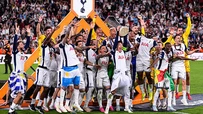 Sự cố hy hữu xảy ra sau khi Tottenham chấm dứt cơn khát danh hiệu kéo dài 17 năm