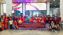Đến Malaysia, đội tuyển Việt Nam được CĐV chào đón nồng nhiệt