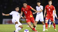 B.Bình Dương thay tuyển thủ Việt Nam bằng ngoại binh gần 10 tỷ đồng