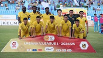 Chuyện oái oăm của bóng đá Việt