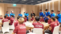 Chủ tịch VFF khích lệ thầy trò HLV Kim Sang Sik trước trận chung kết với U23 Indonesia