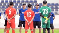 HLV Kim Sang Sik 'đau đầu' với hàng tiền vệ U22 Việt Nam