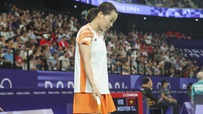 Tay vợt Thùy Linh lại kiệt sức 