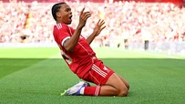 Sao mai 16 tuổi tỏa sáng ngay trận đấu ra mắt Liverpool tại sân Anfield