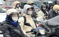 Bác sĩ khuyến cáo giữ ấm vùng đầu, mặt, cổ khi ra ngoài trời lạnh