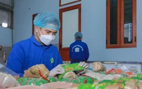 Làng nghề giò chả Ước Lễ tất bật vào mùa cao điểm Tết Nguyên đán