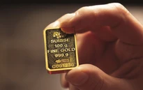 Giá vàng thế giới giằng co quanh mốc 5.000 USD/ounce