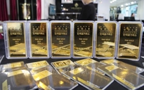 Giá vàng vẫn quanh ngưỡng 5.000 USD/ounce, giá bạc giảm nhẹ