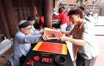 Người dân Thủ đô du Xuân ngày đầu năm Bính Ngọ