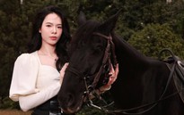 Hoa khôi bóng chuyền Lê Thanh Thúy rạng rỡ với bộ ảnh đặc biệt đón xuân Bính Ngọ