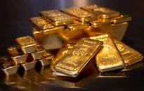 Giá vàng thế giới giảm nhẹ trước áp lực lạm phát và triển vọng lãi suất của Mỹ