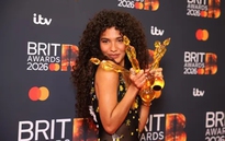 Olivia Dean đang trở thành ngôi sao toàn cầu mới của nước Anh