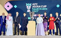 Áo dài cờ đỏ sao vàng của Việt Nam gây chú ý tại lễ bốc thăm Asian Cup 2027